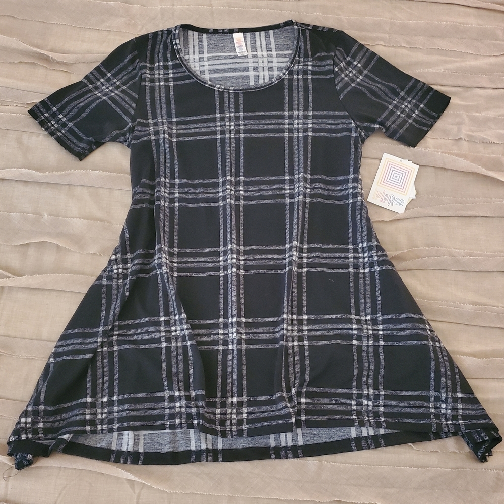 🌟NWT🌟 LuLaRoe Plaid Perfect T